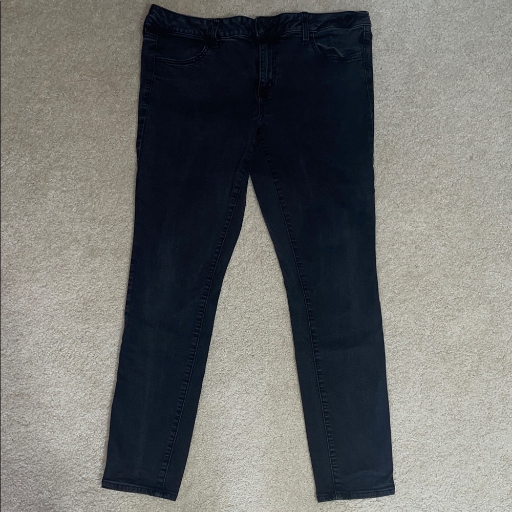 American Eagle Outfitters Women's Dark Super Stretch Skinny Jeans in Size 16